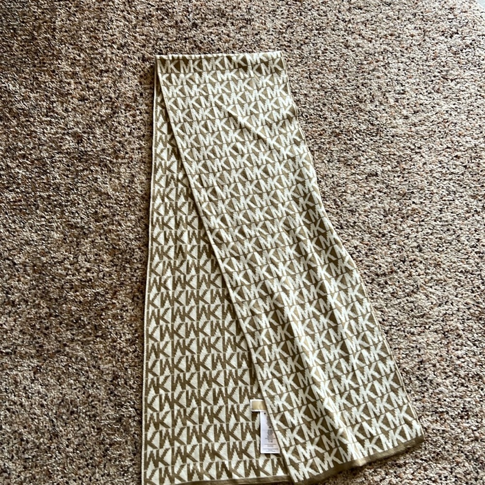 Michael Kors scarf